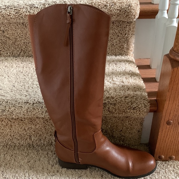 Brown boots - Picture 2 of 8